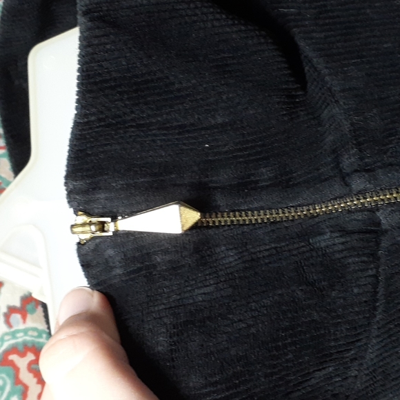 Essential Elements Black Partial Zip Light Jacket, Size L - Picture 6 of 8